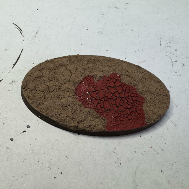Badland Bases Warhammer/OPR: Crackle Paint mit Holzleim-Wasser-Gemisch geschützt